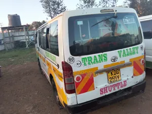 Toyota Grand HiAce 2002 White