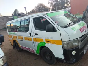 Toyota Grand HiAce 2002 White