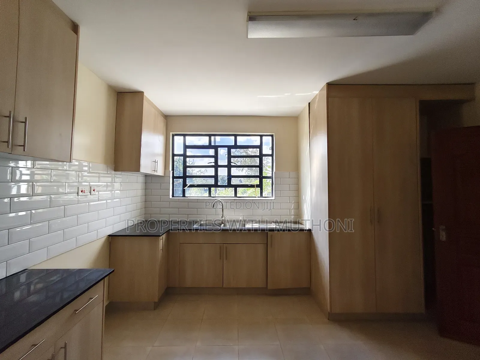 4bdrm Maisonette in Kibiku for sale