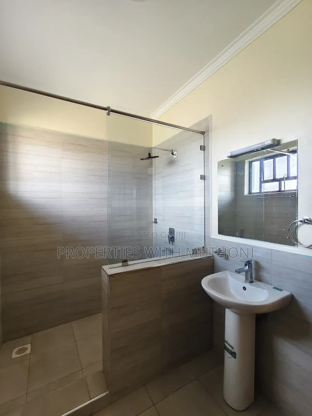 4bdrm Maisonette in Kibiku for sale