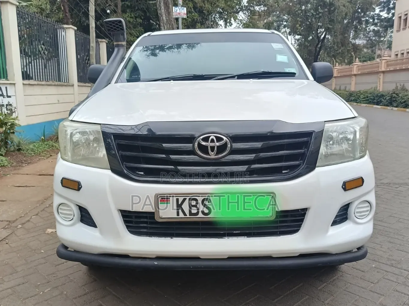 Toyota Hilux 2012 White