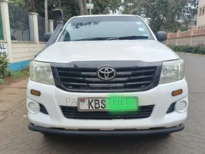 Toyota Hilux 2012 White