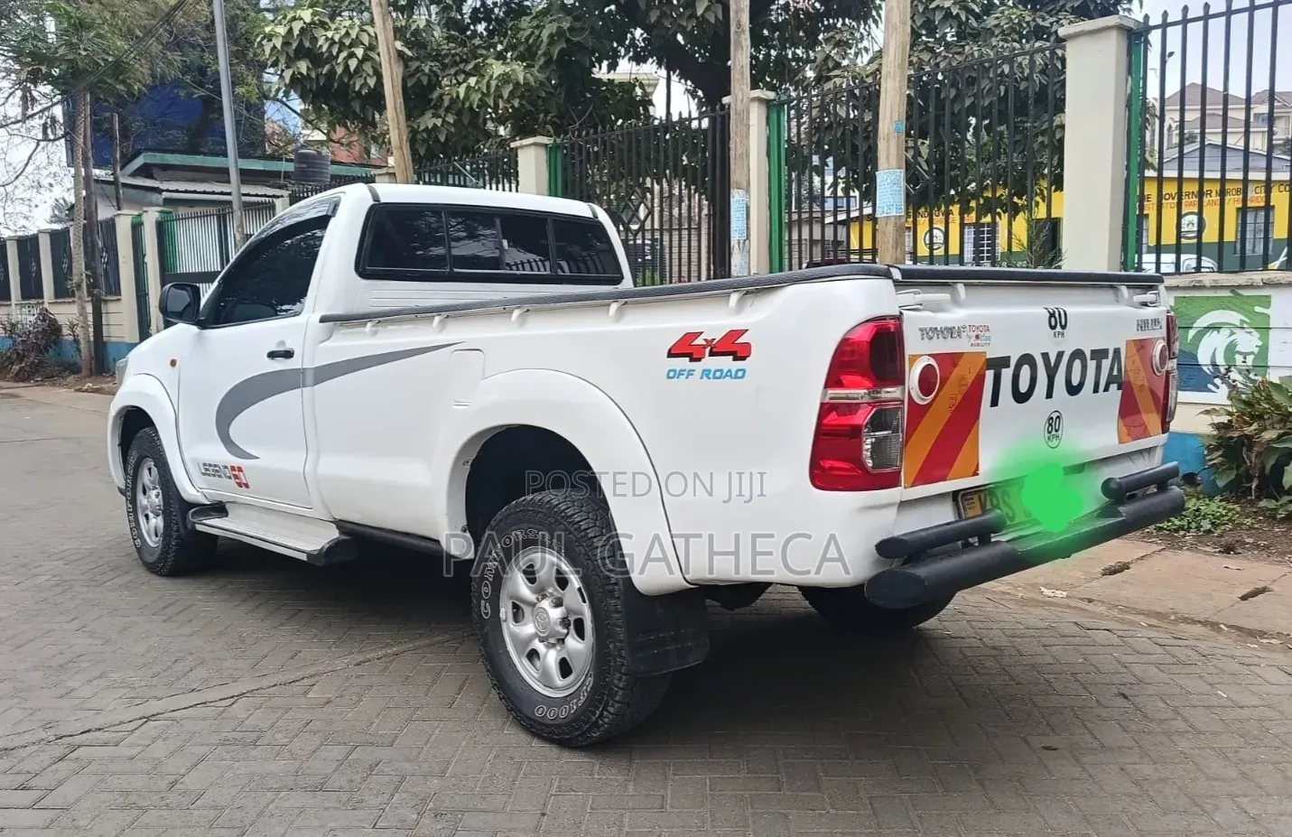 Toyota Hilux 2012 White