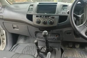Toyota Hilux 2012 White