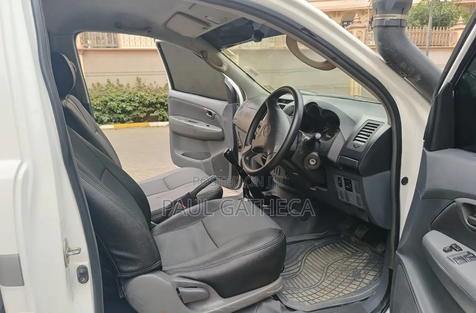 Toyota Hilux 2012 White