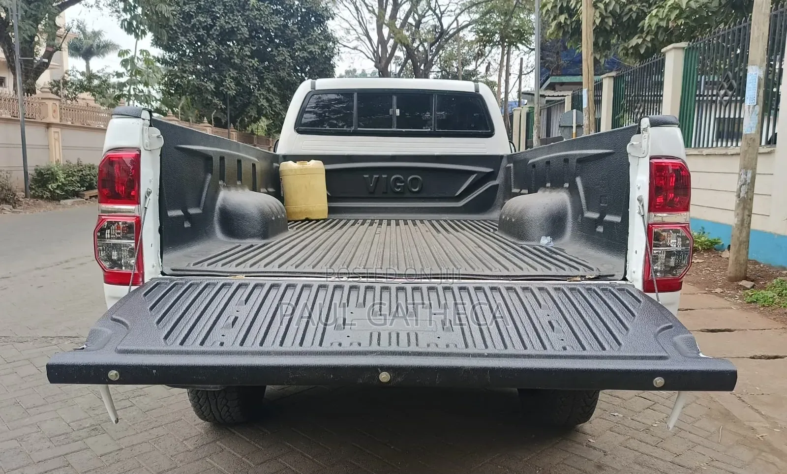 Toyota Hilux 2012 White