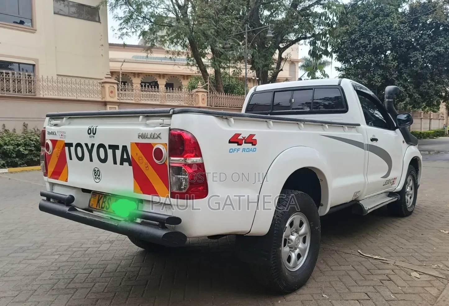 Toyota Hilux 2012 White