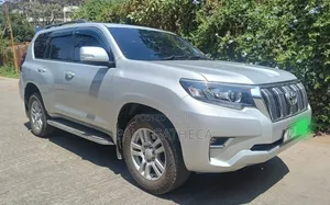Toyota Land Cruiser Prado 2010 White
