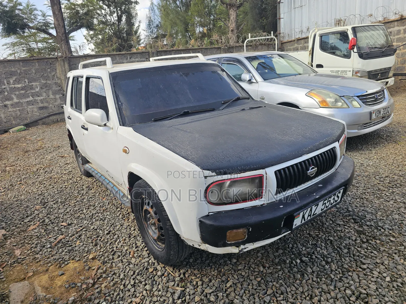 Nissan Rasheen 2000 White