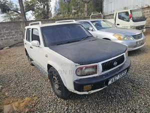 Nissan Rasheen 2000 White
