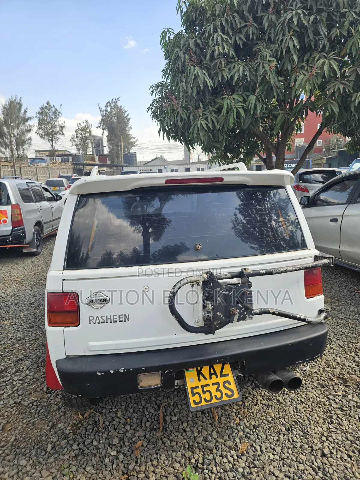 Nissan Rasheen 2000 White