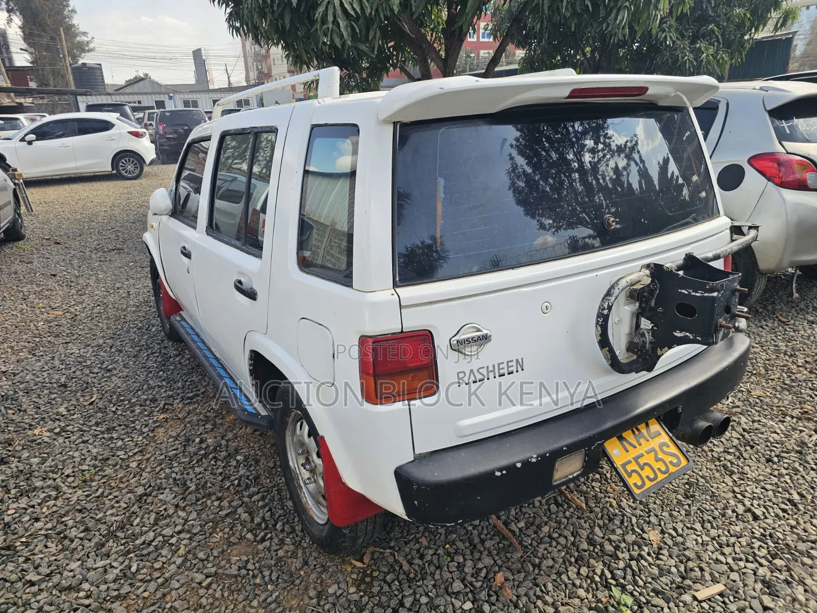 Nissan Rasheen 2000 White