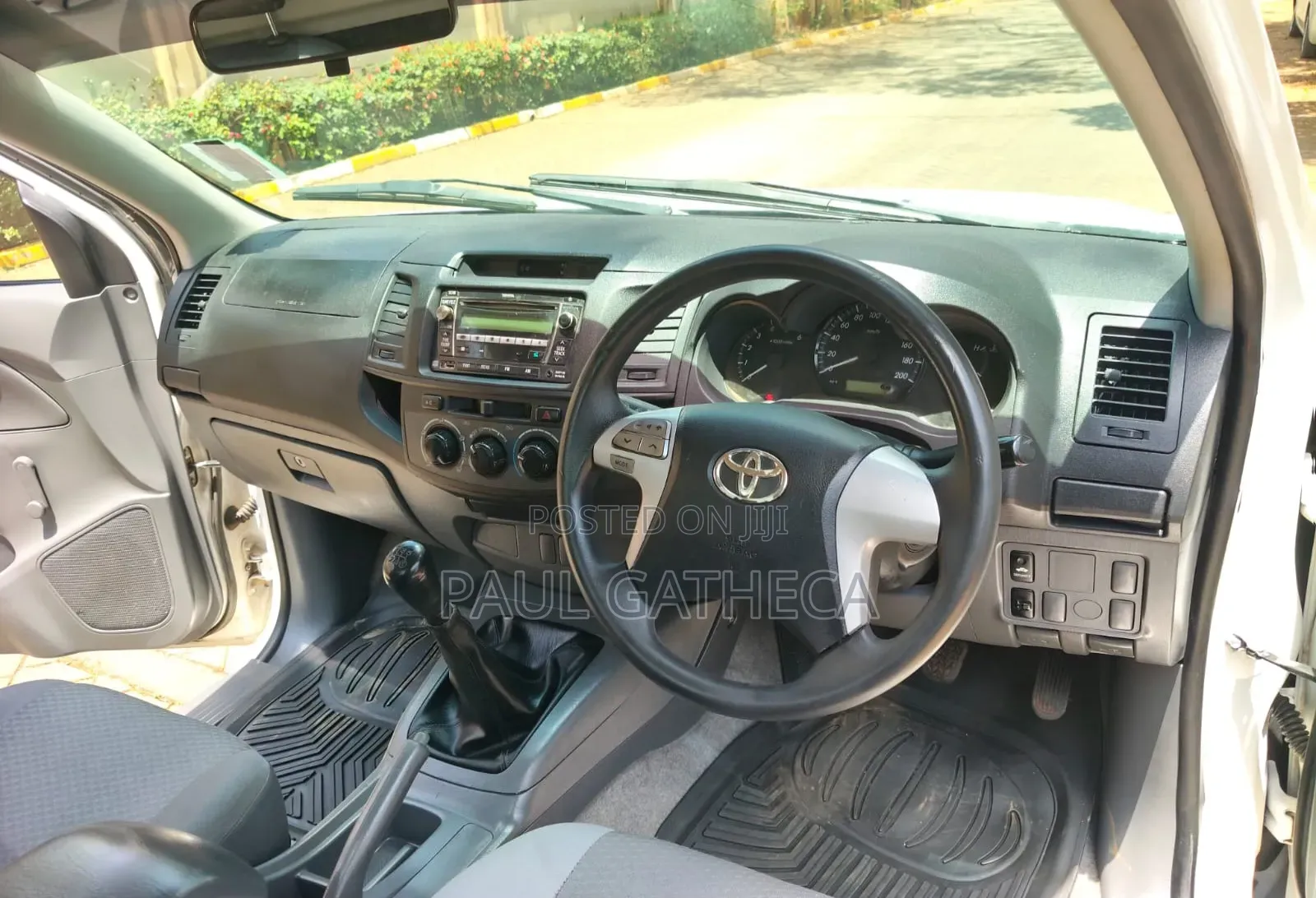 Toyota Hilux 2014 White