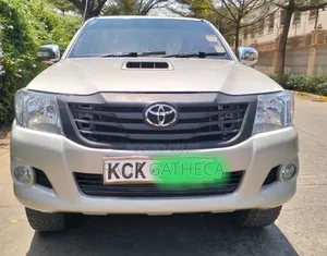 Toyota Hilux 2010 White