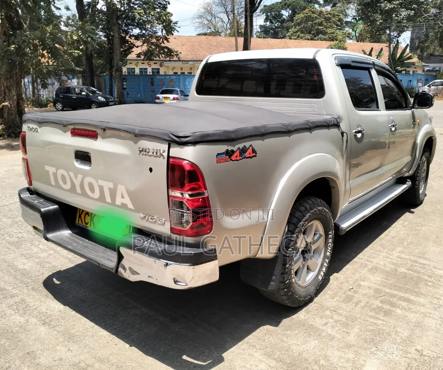 Toyota Hilux 2010 White