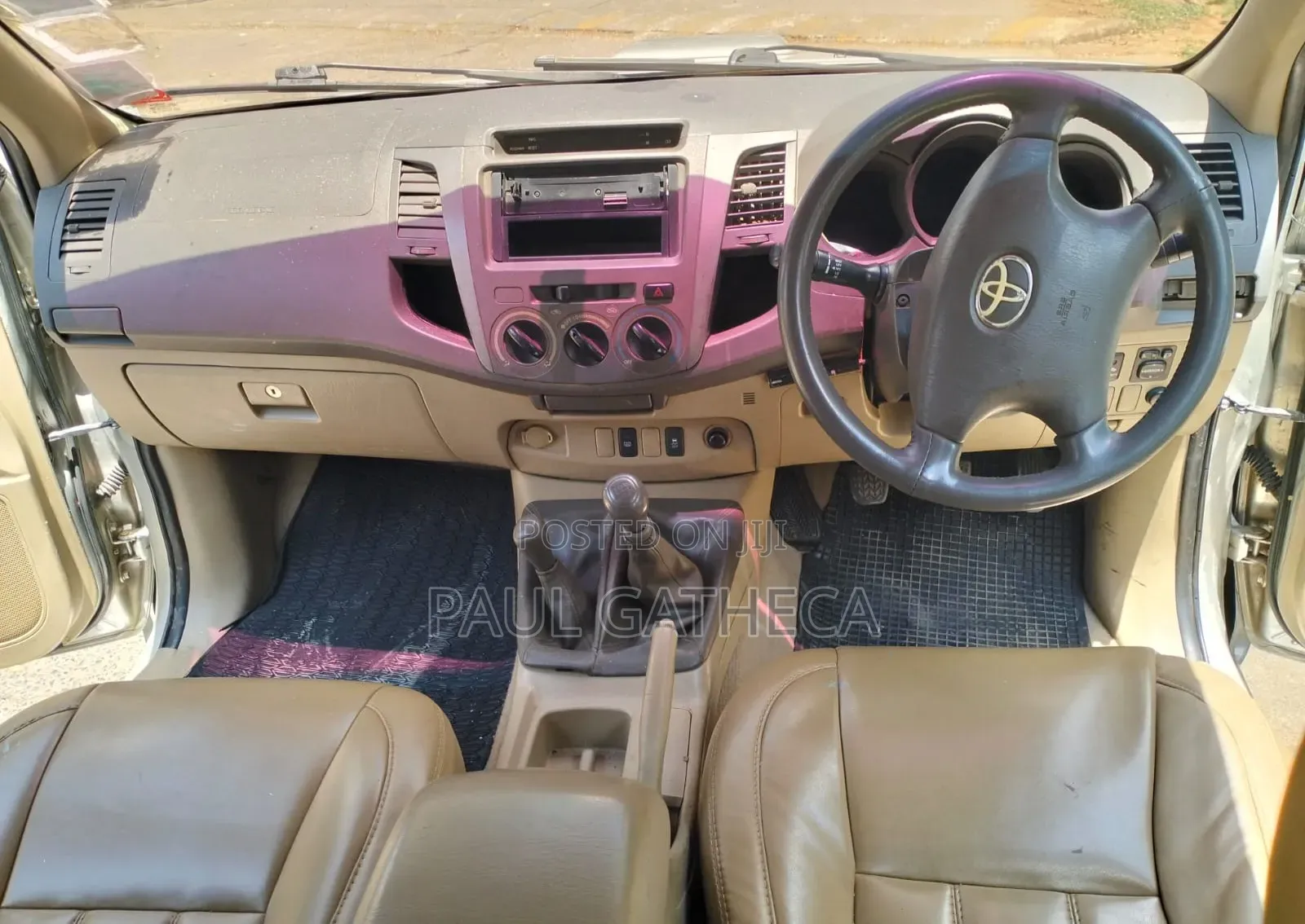 Toyota Hilux 2010 White