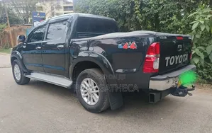 Toyota Hilux 2012 Black