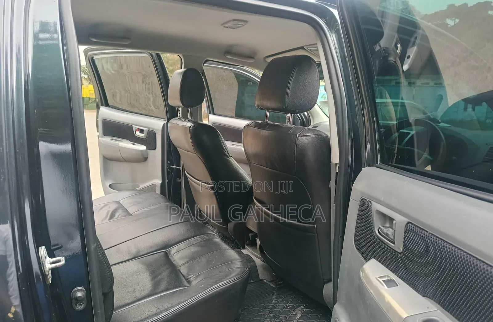 Toyota Hilux 2012 Black