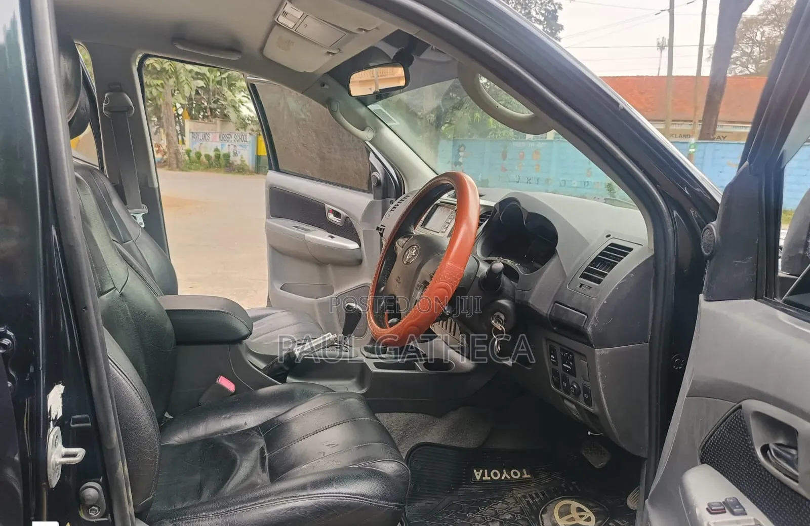 Toyota Hilux 2012 Black