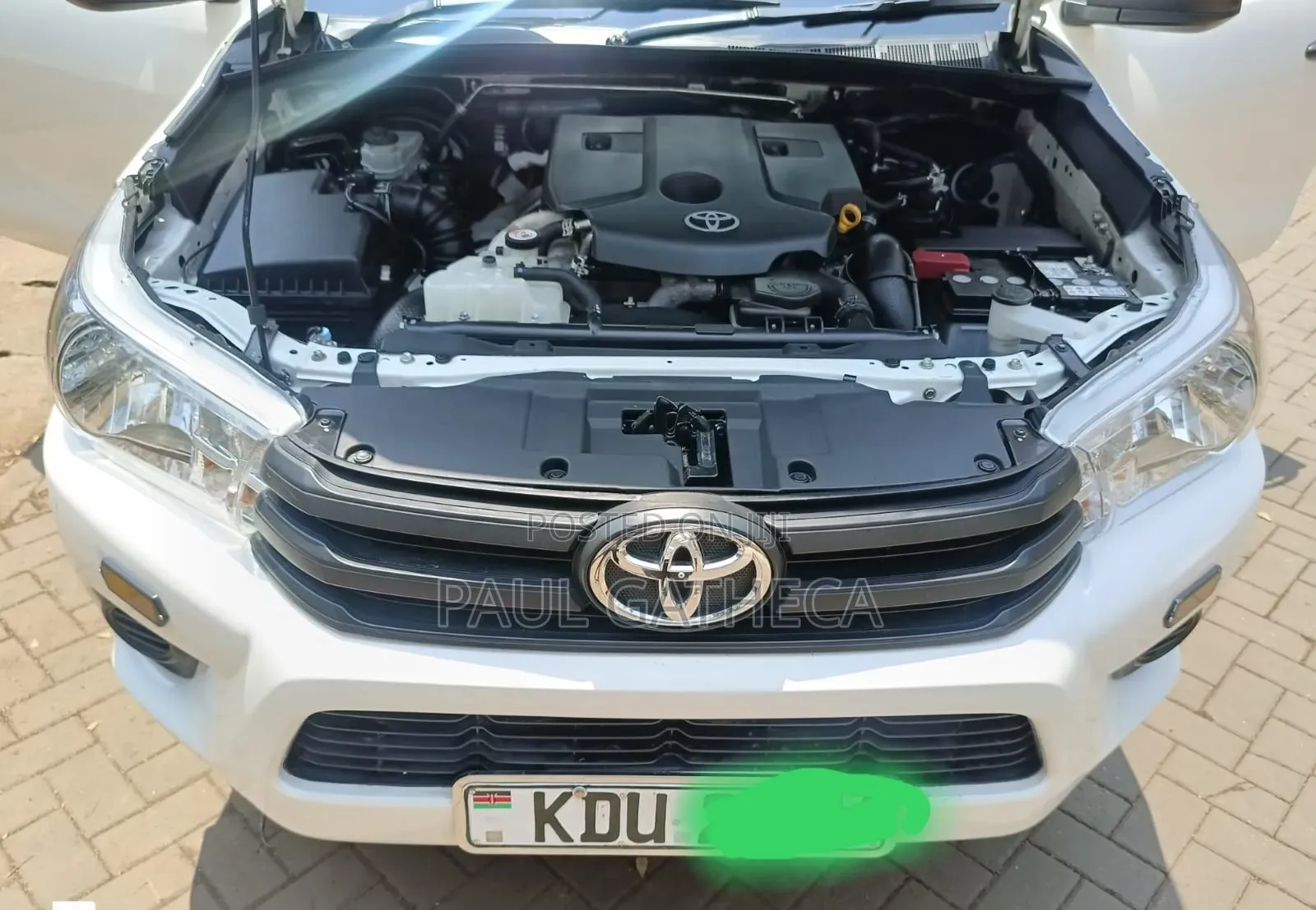 Toyota Hilux 2024 White