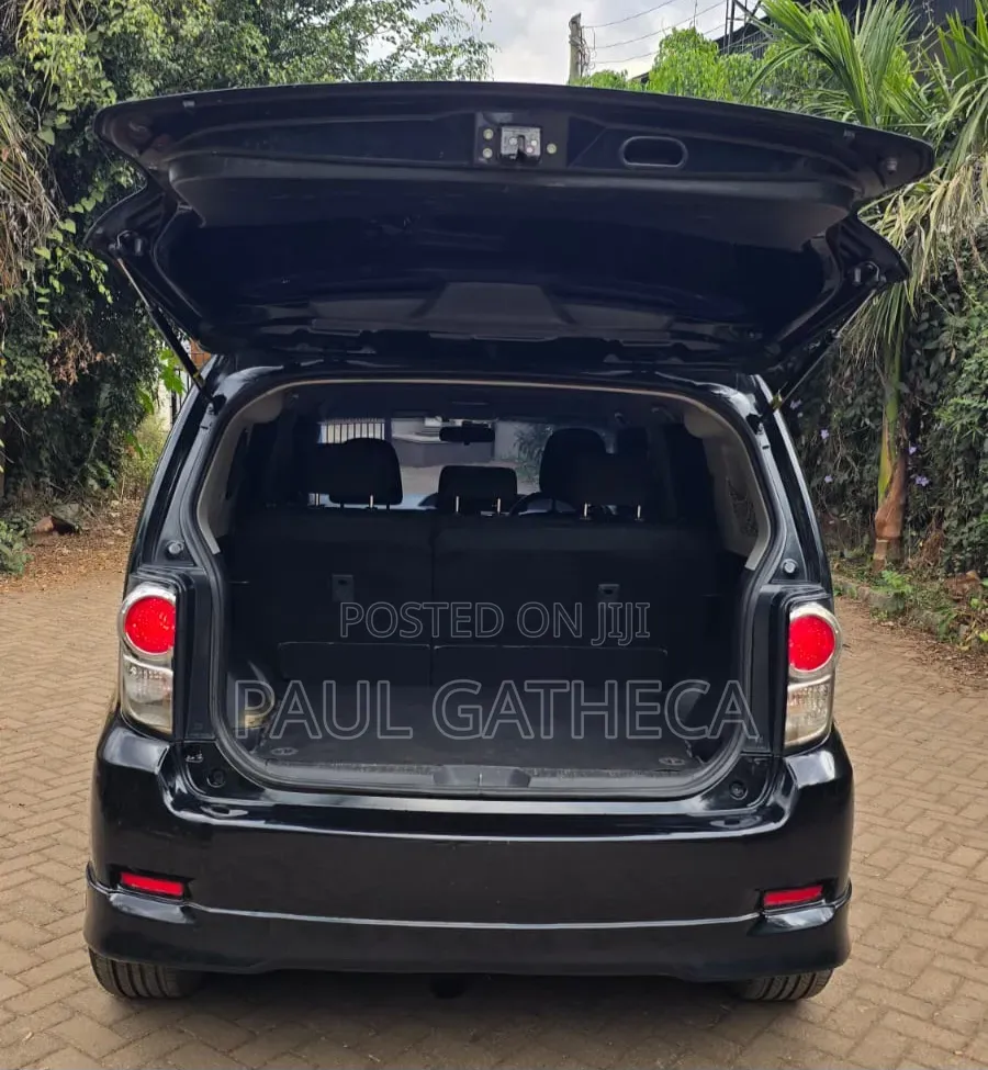 Toyota Rumion 1.5 FWD 2023 Black