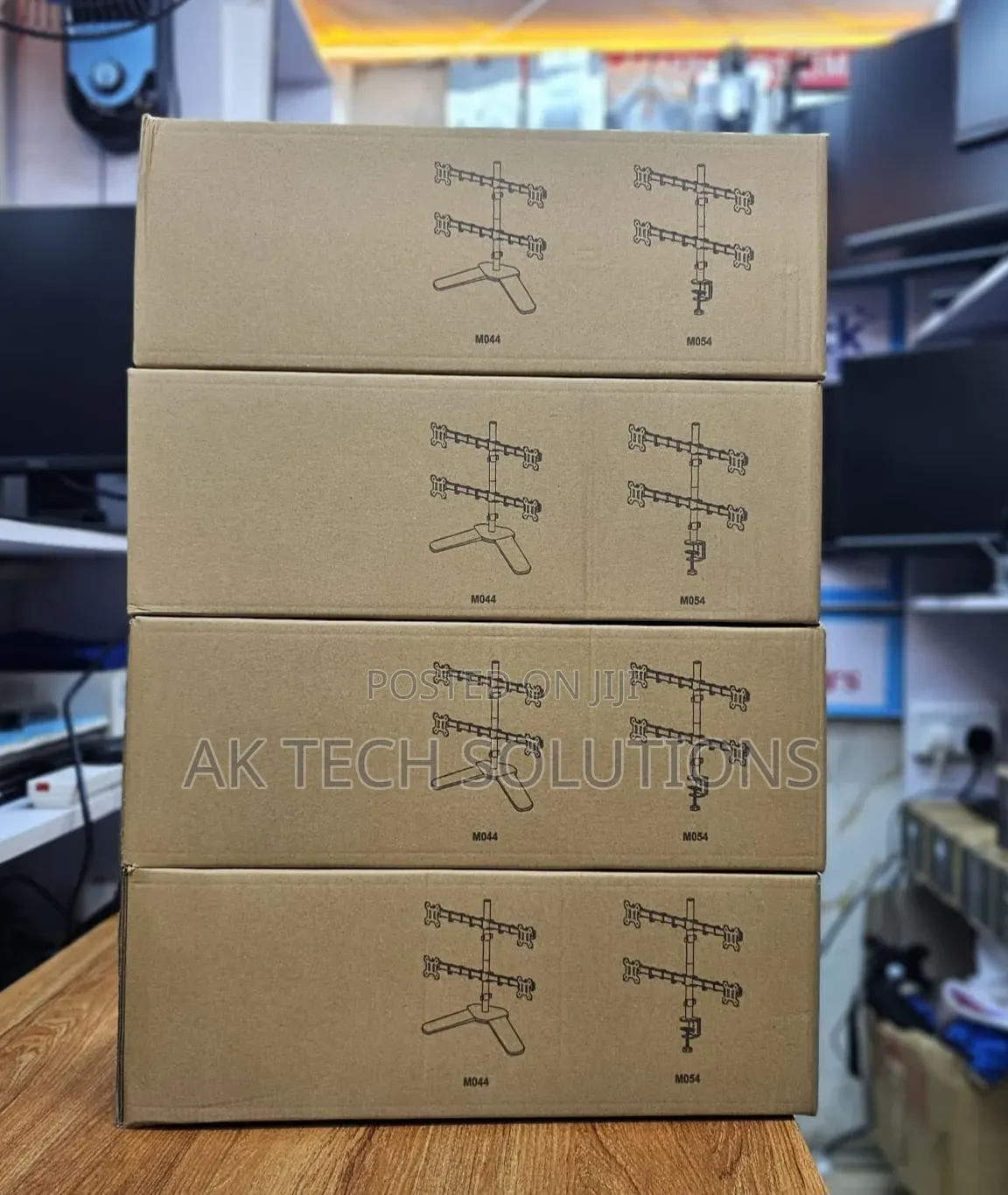 Quad Monitor Stand 
Supports 24 and 27 Inch 
Height Adjustable
