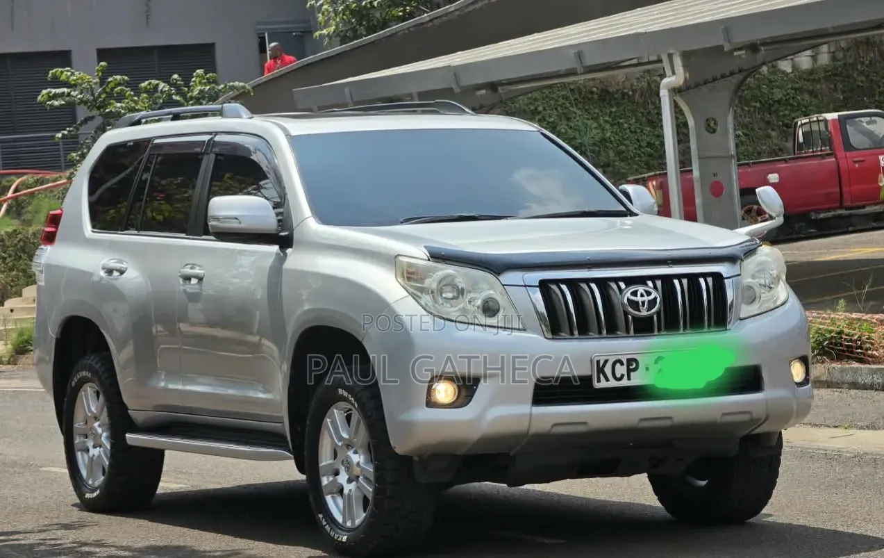 Toyota Land Cruiser Prado 2011 White