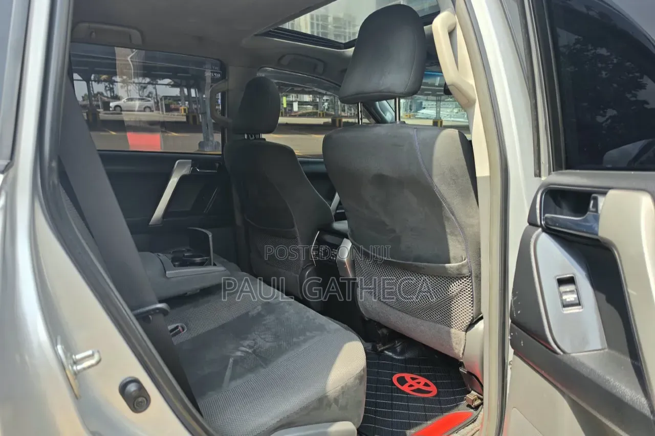 Toyota Land Cruiser Prado 2011 White