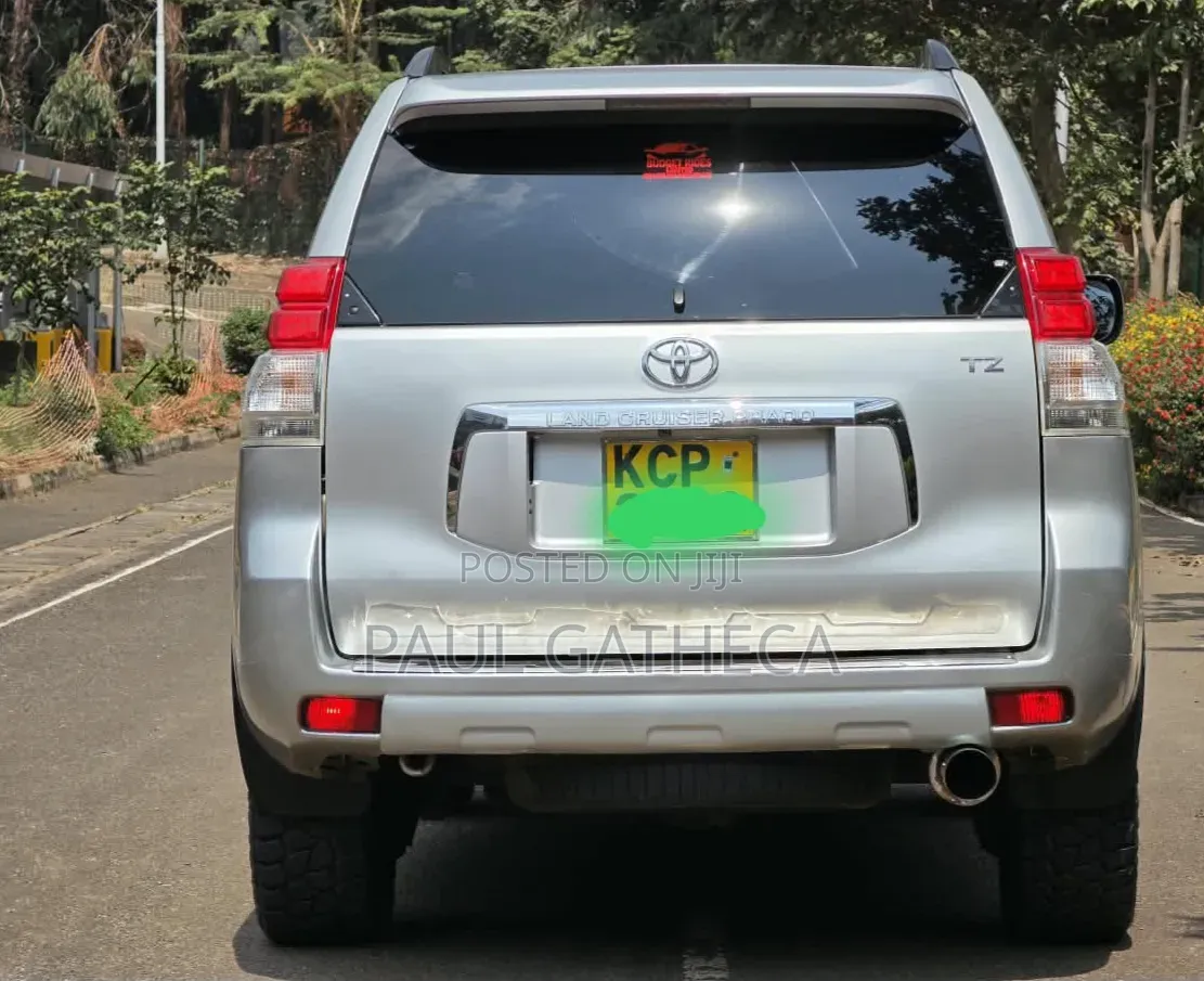 Toyota Land Cruiser Prado 2011 White