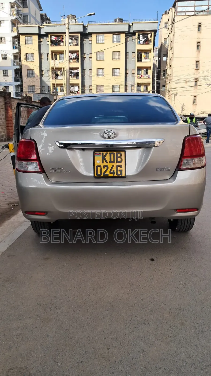 Toyota Axio 2013 Gold