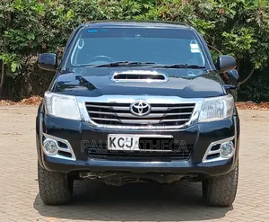 Toyota Hilux 2012 Black