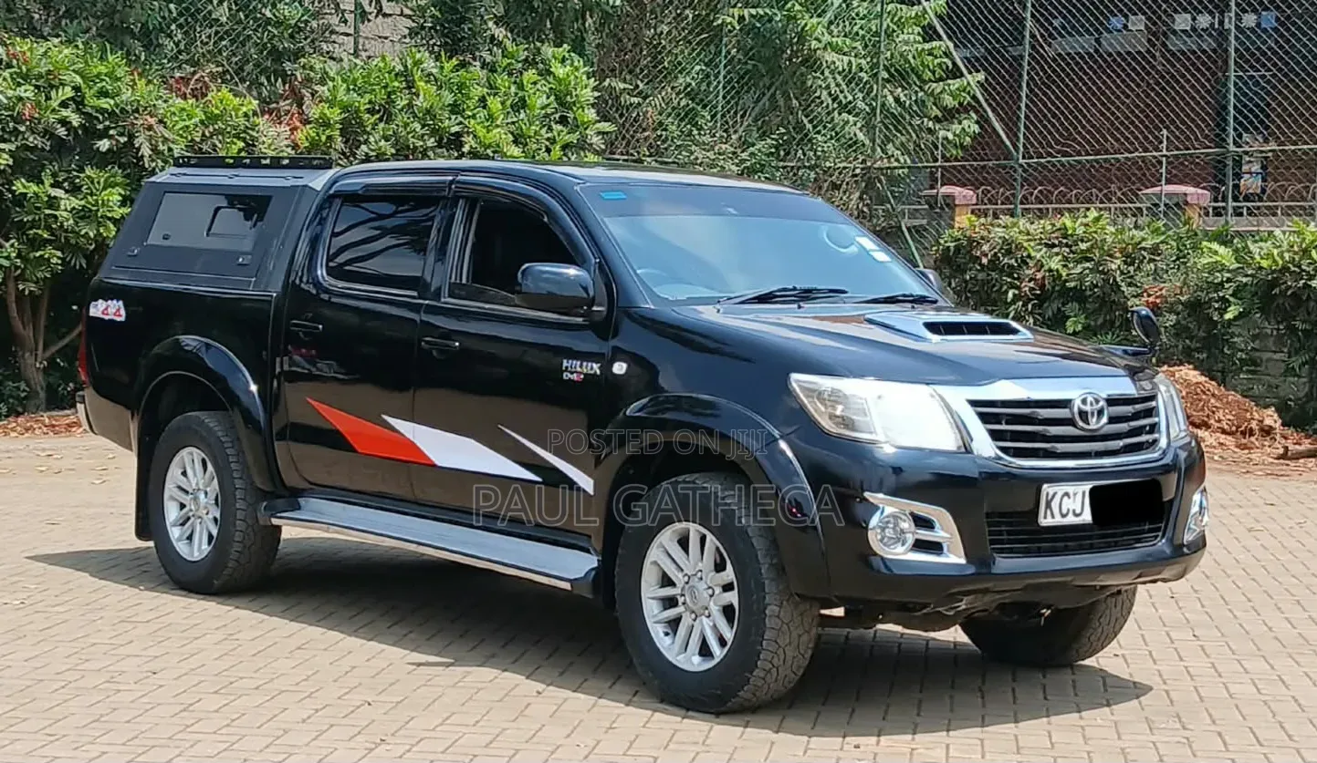 Toyota Hilux 2012 Black