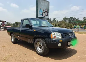Nissan Hardbody 2012 Green