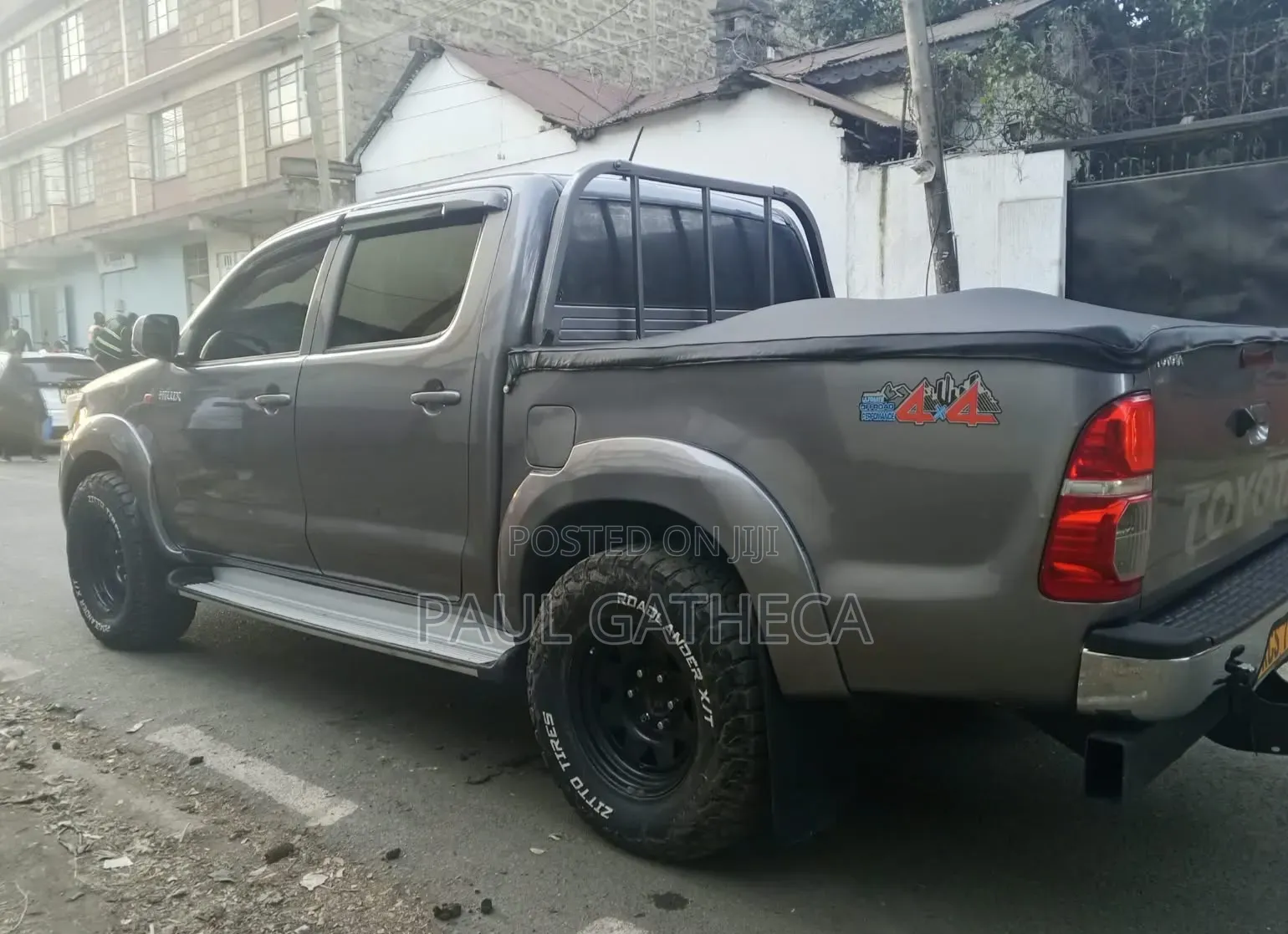 Toyota Hilux 2013 Gray