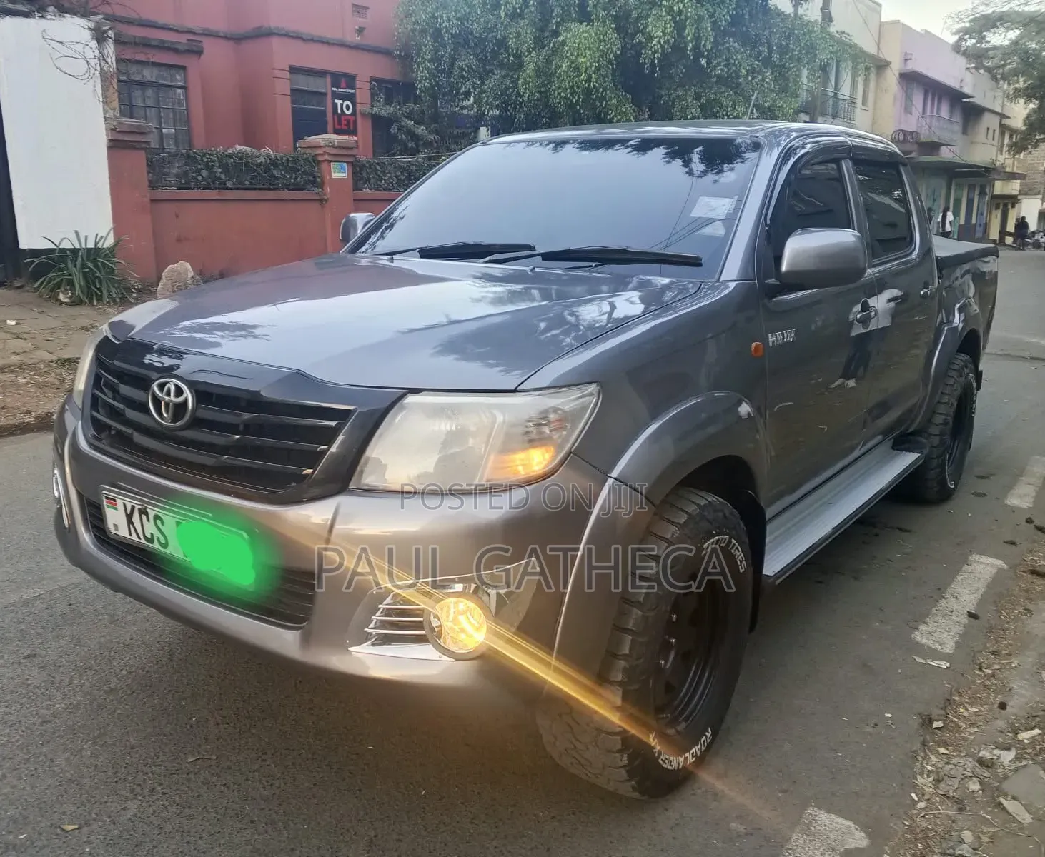 Toyota Hilux 2013 Gray