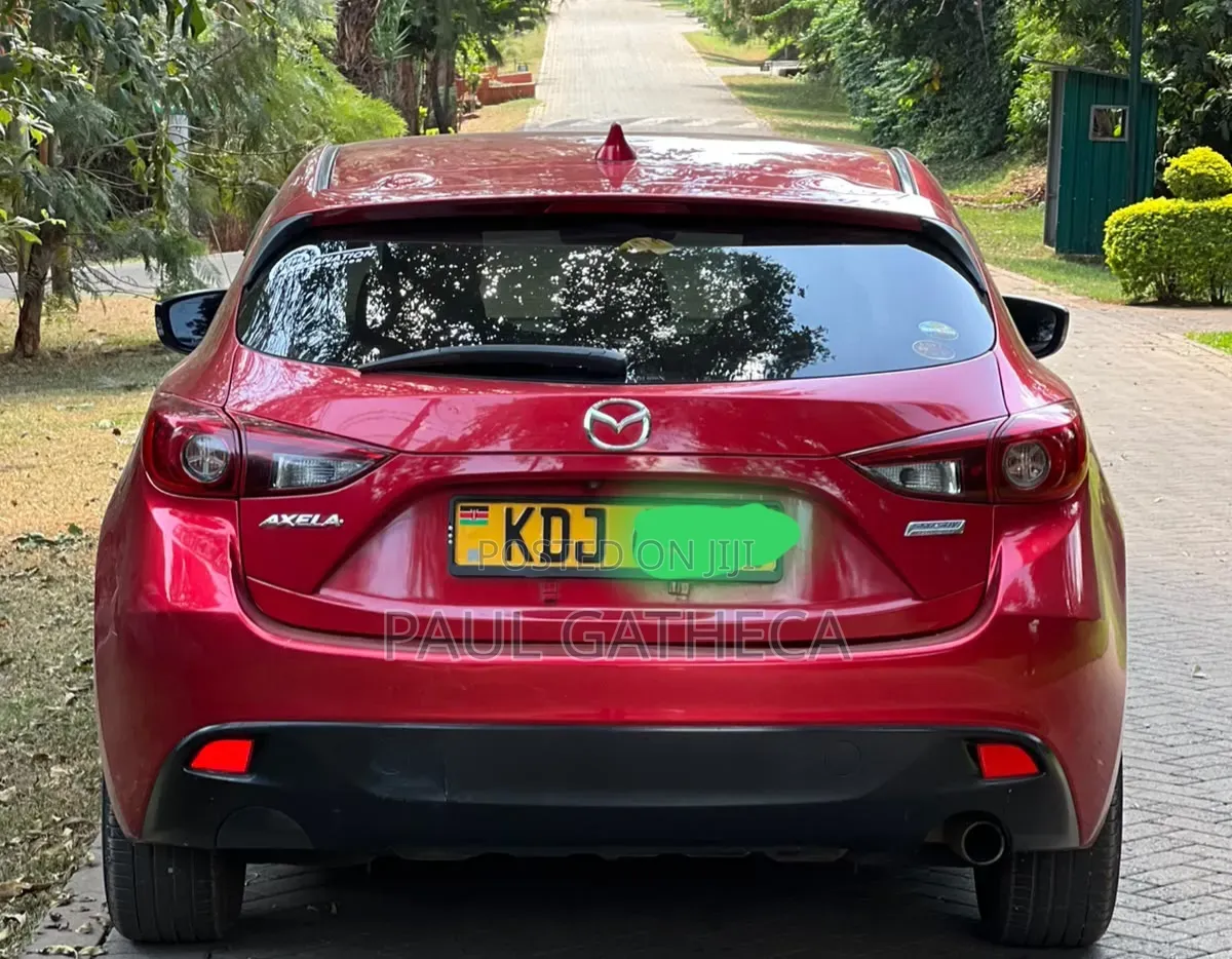 Mazda Axela 2015 Red