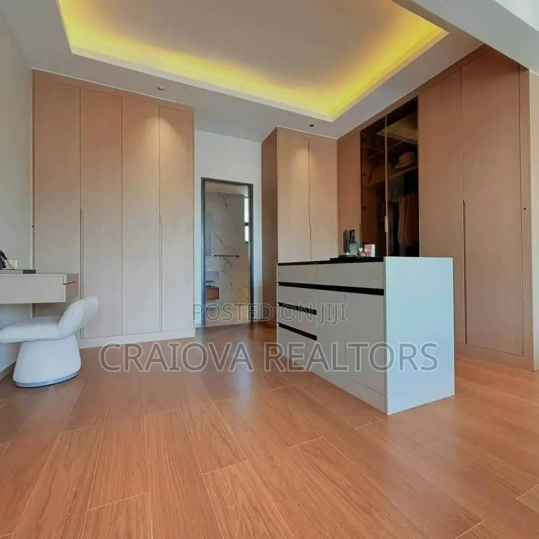 5bdrm Apartment in Spring Valley for sale