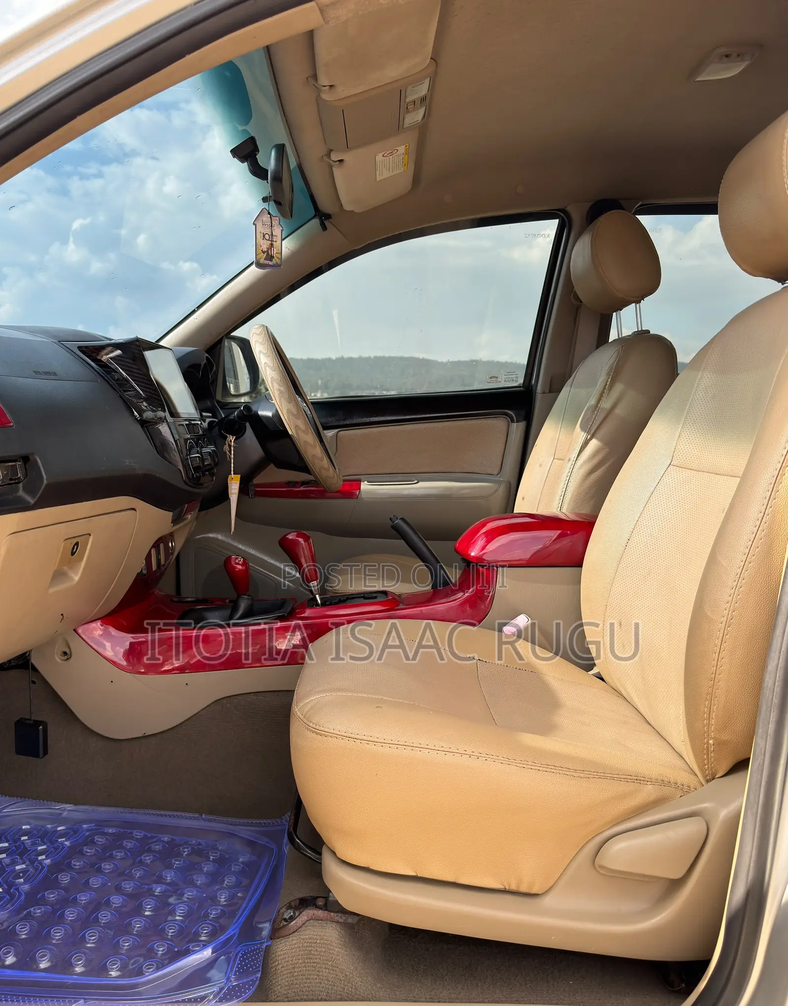 Toyota Hilux 3.0 D-4D 4x4 2014 Gold