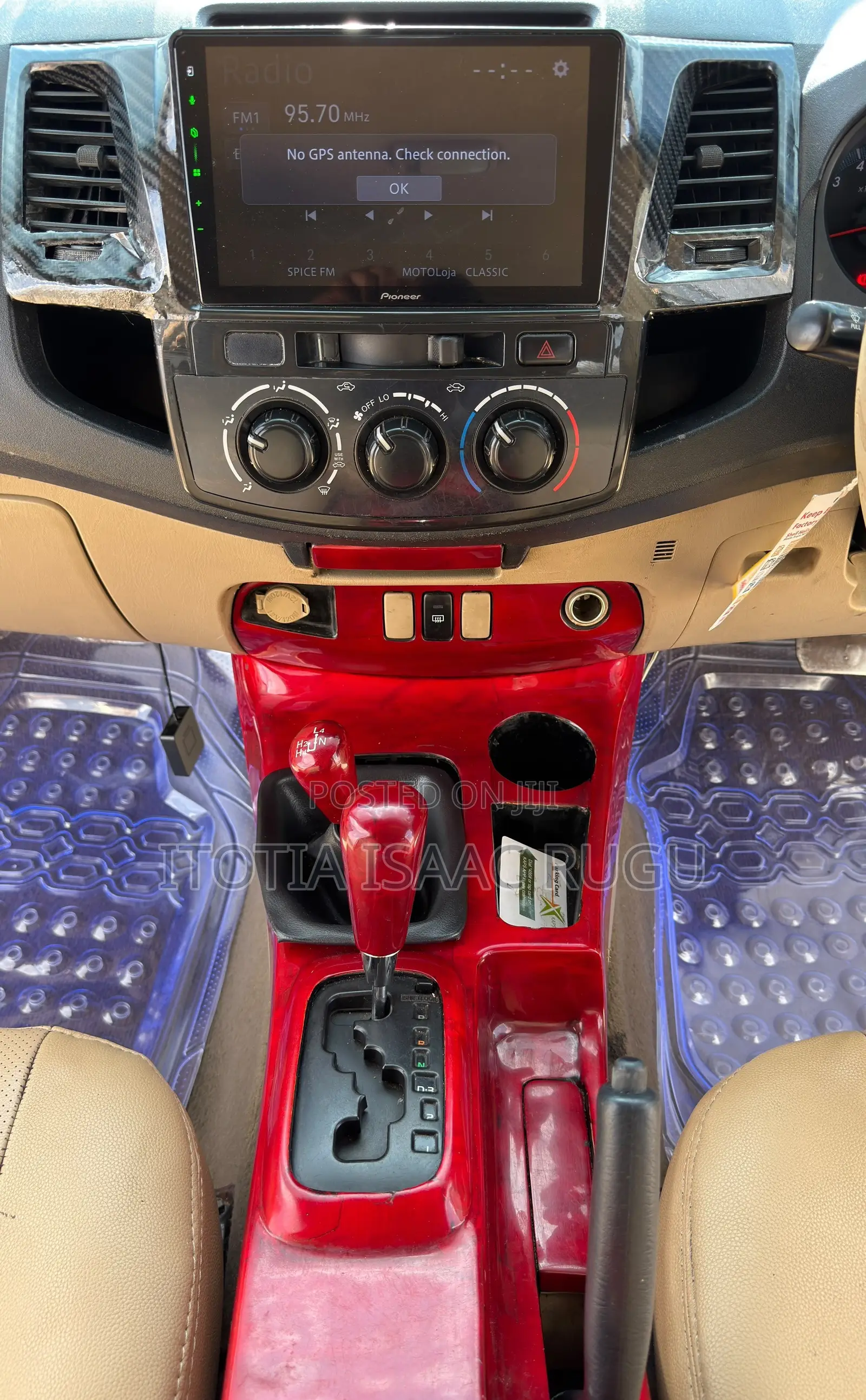Toyota Hilux 3.0 D-4D 4x4 2014 Gold