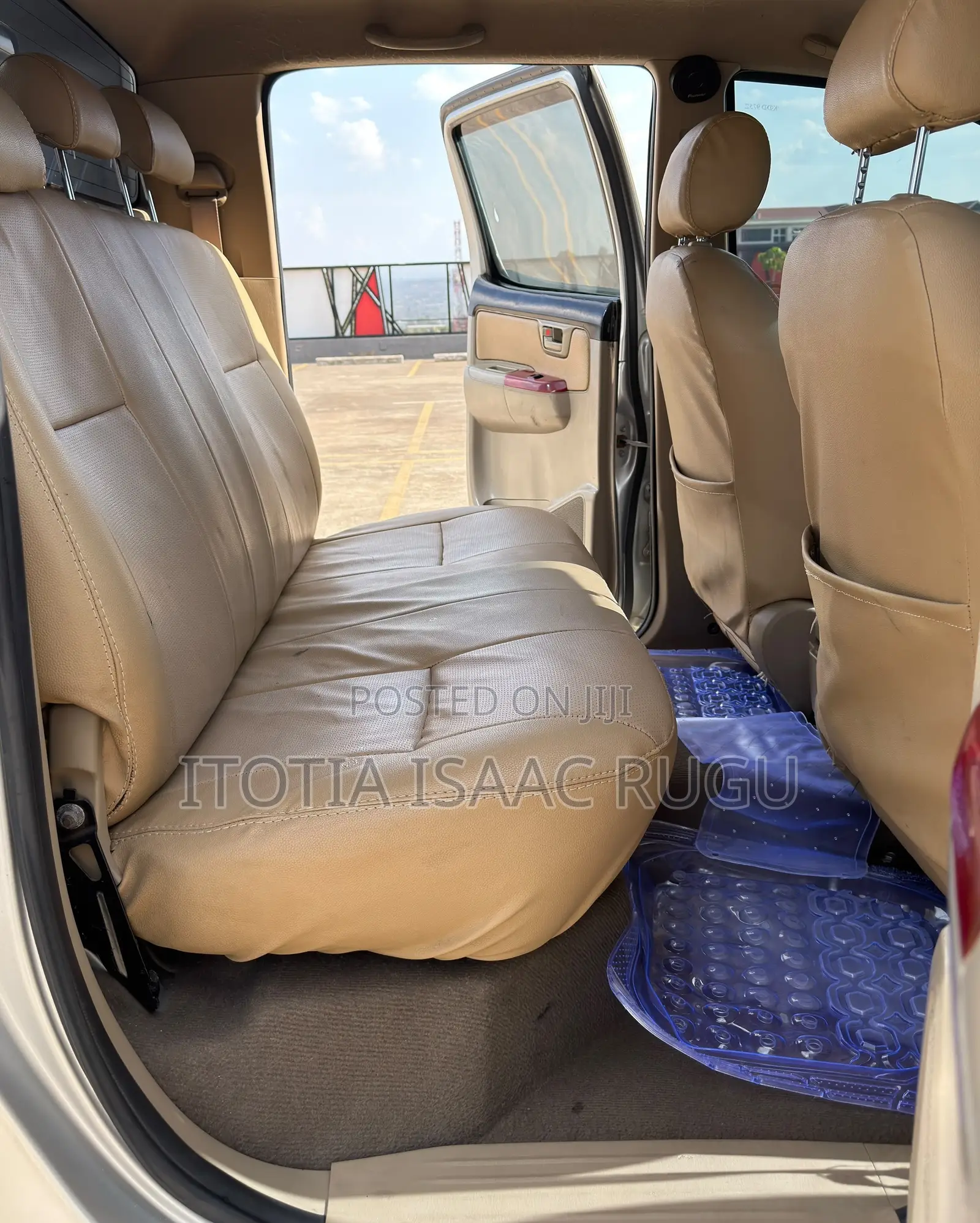 Toyota Hilux 3.0 D-4D 4x4 2014 Gold