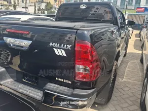 Toyota Hilux 2019 Black