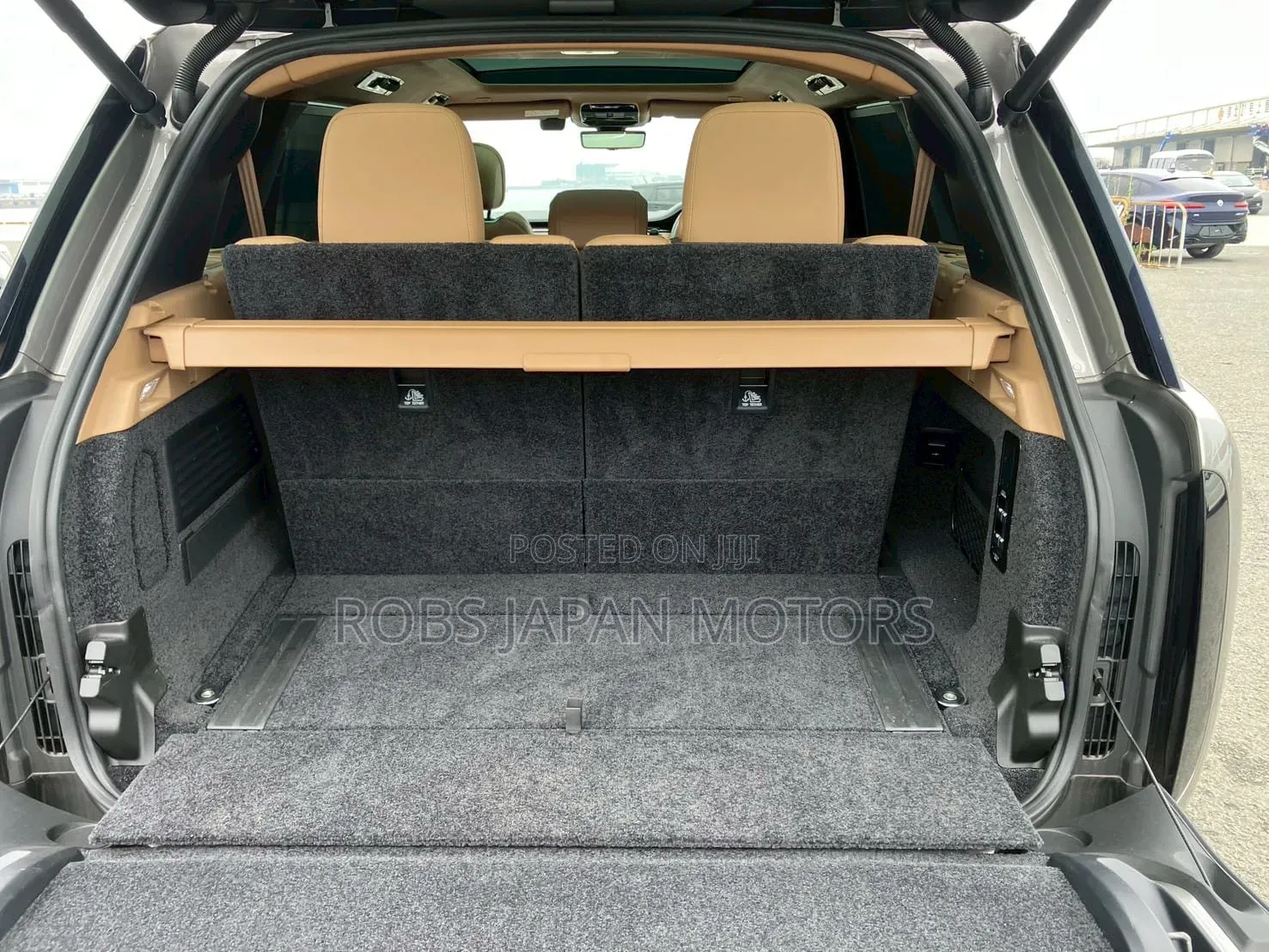 Land Rover Range Rover Vogue 2023 Gold