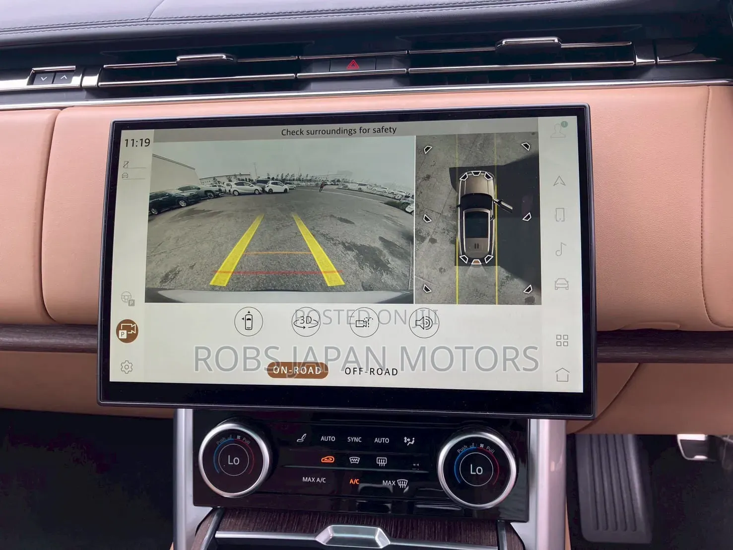 Land Rover Range Rover Vogue 2023 Gold