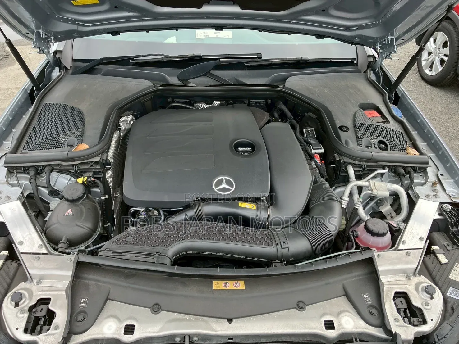 Mercedes-Benz E200 2021 Silver