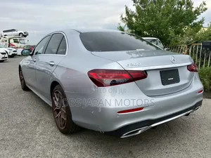 Mercedes-Benz E200 2021 Silver
