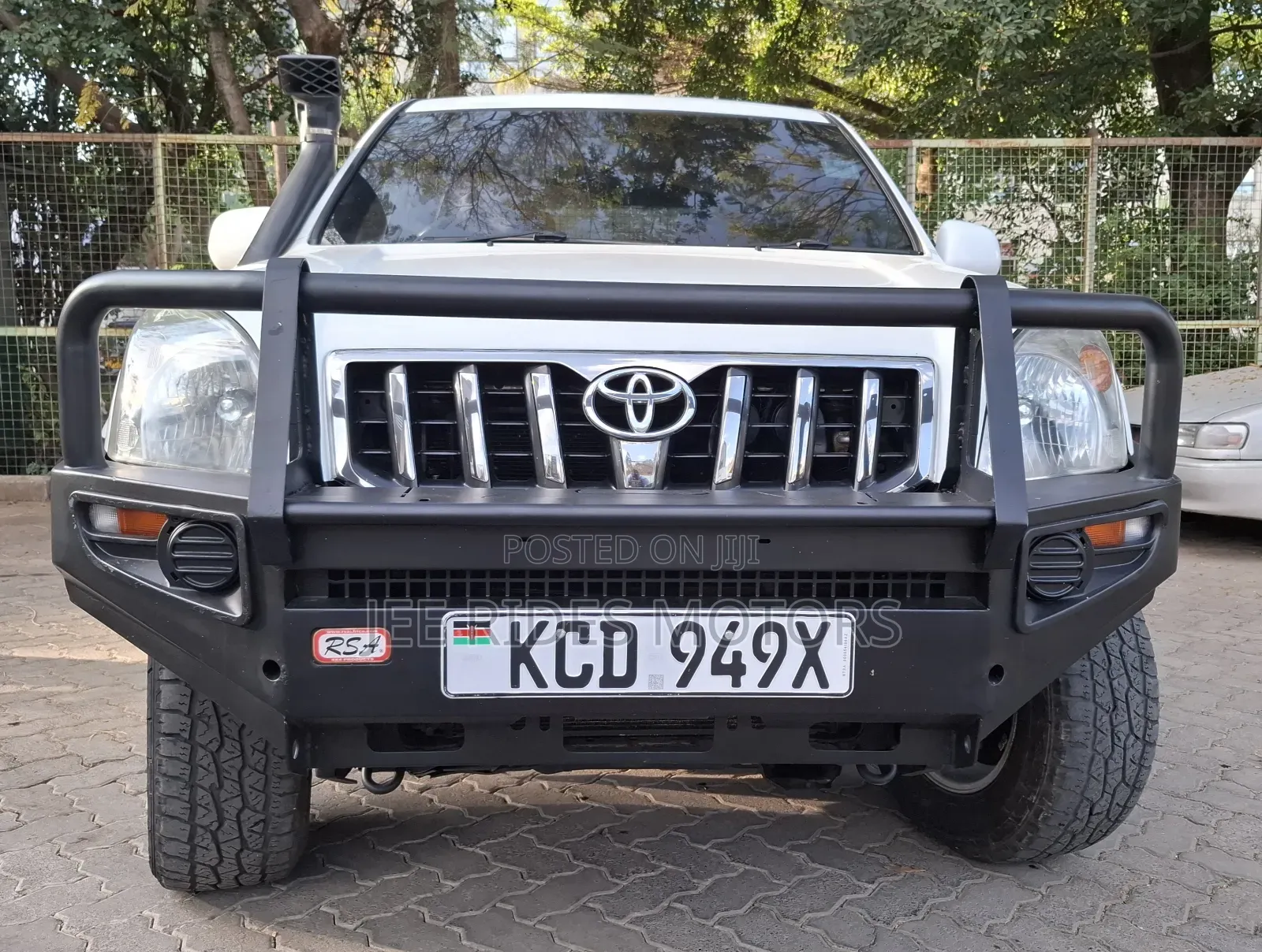 Toyota Land Cruiser Prado 2008 White