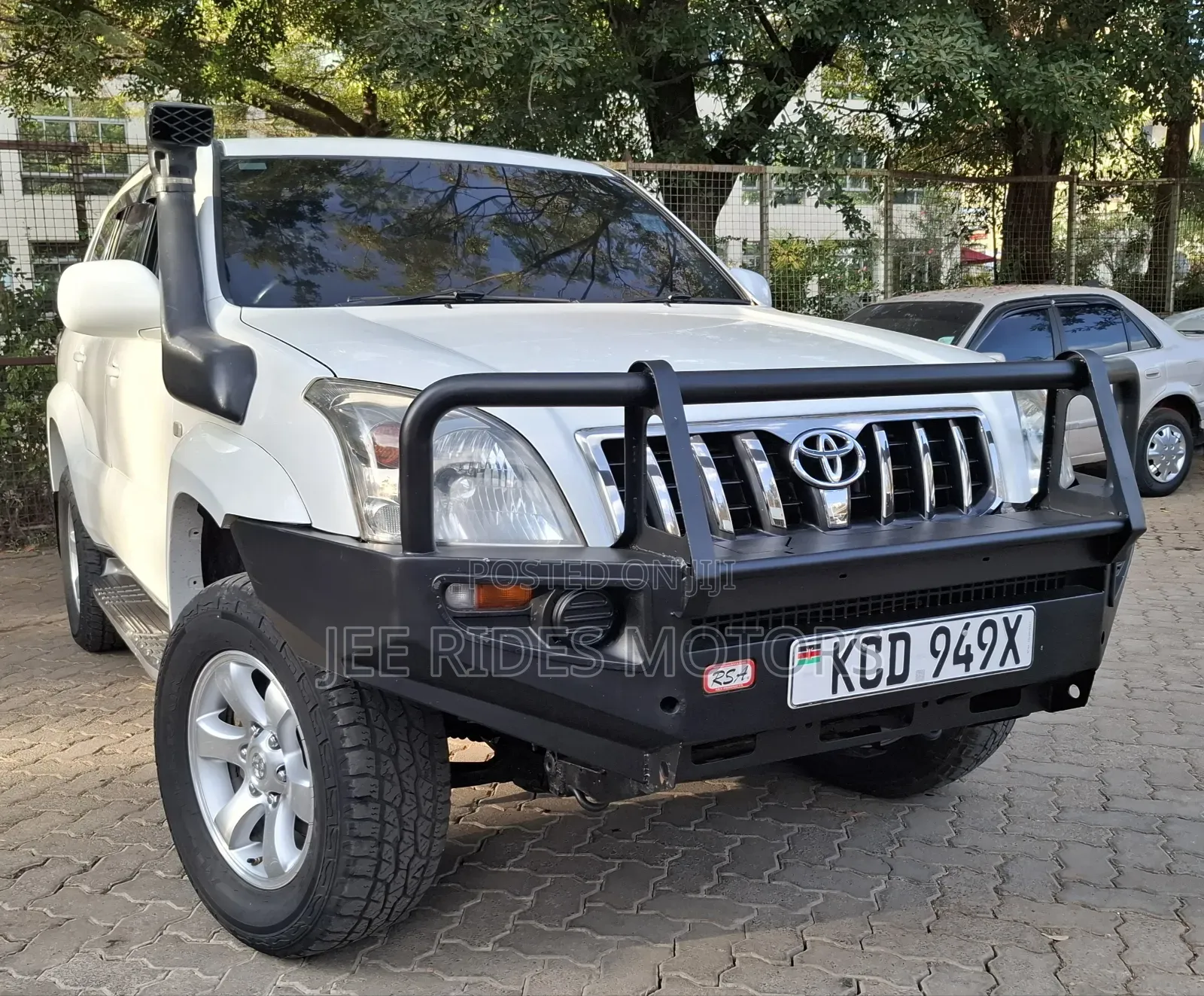 Toyota Land Cruiser Prado 2008 White