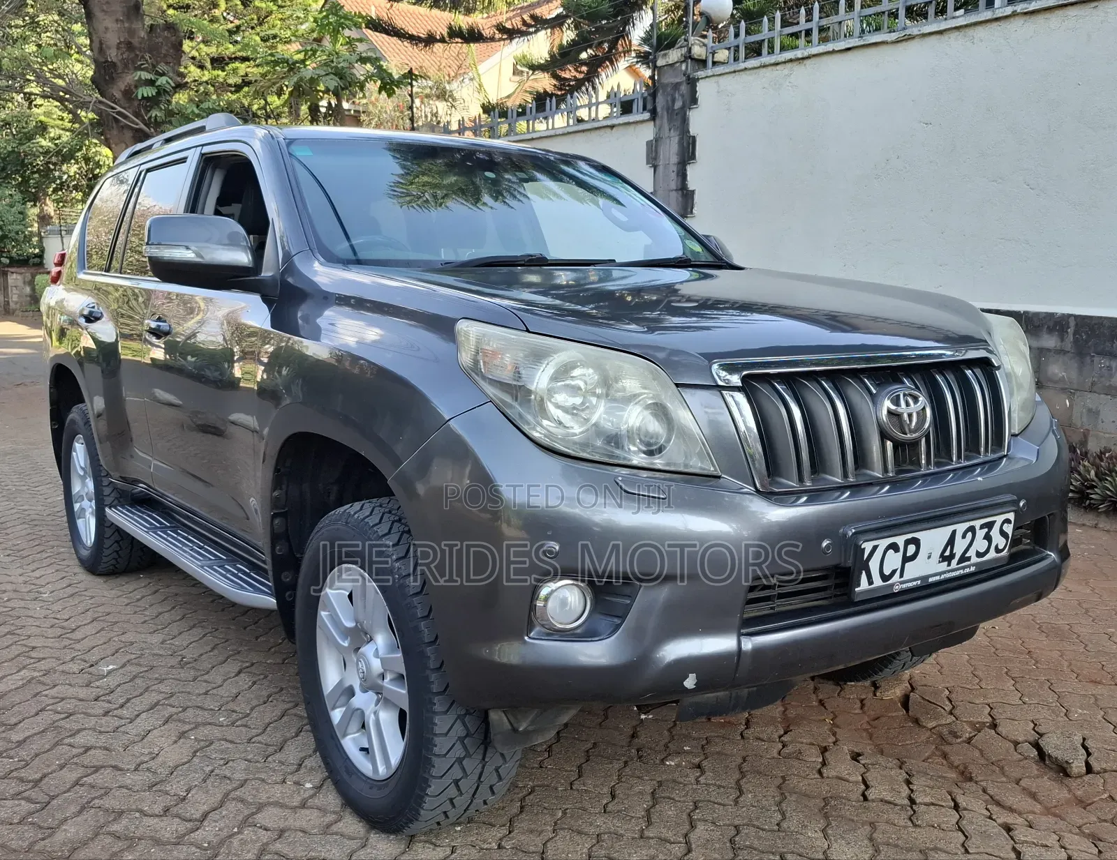 Toyota Land Cruiser Prado 2010 Gray