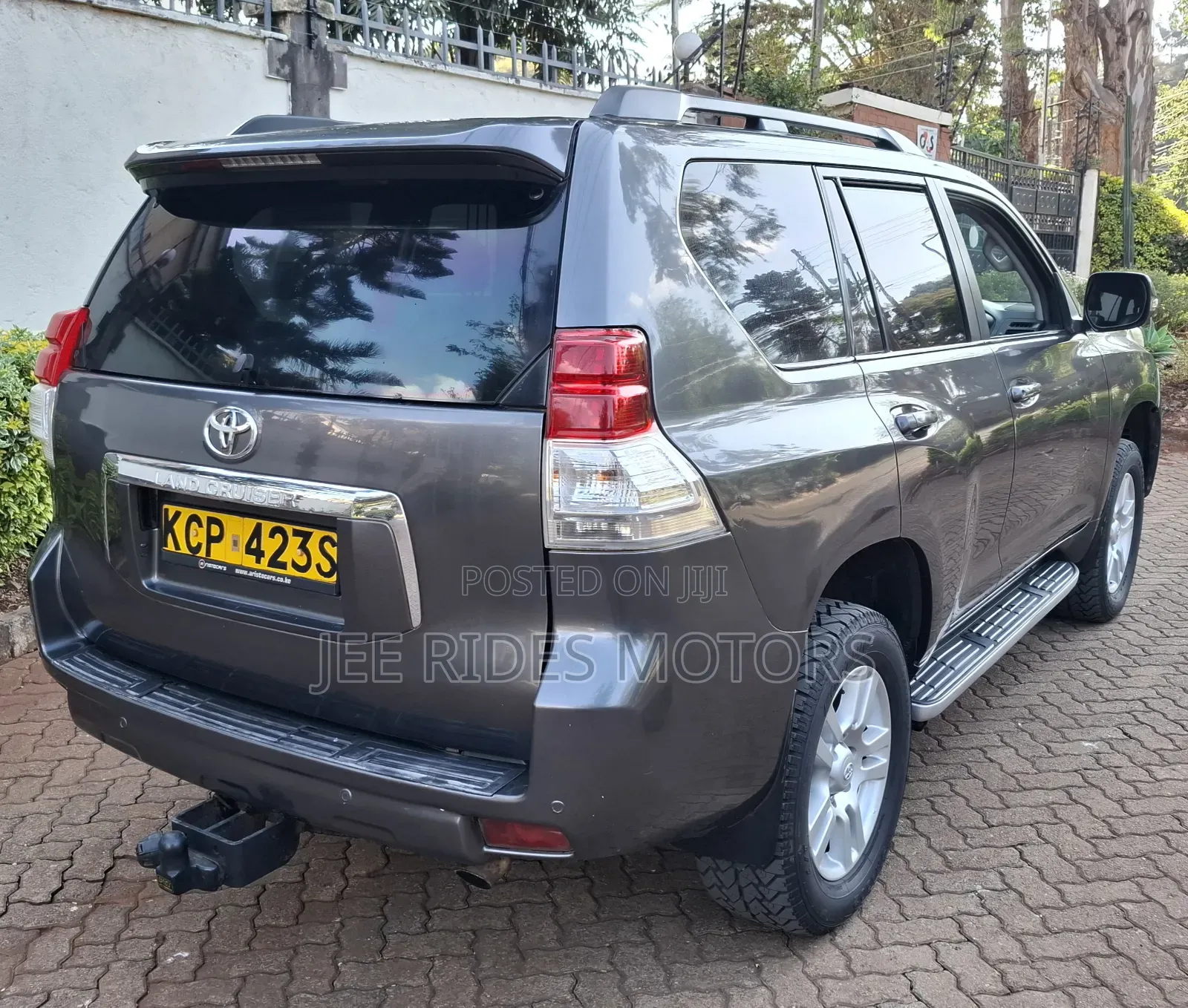 Toyota Land Cruiser Prado 2010 Gray