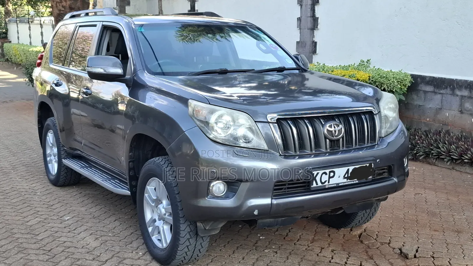 Toyota Land Cruiser Prado 2010 Gray
